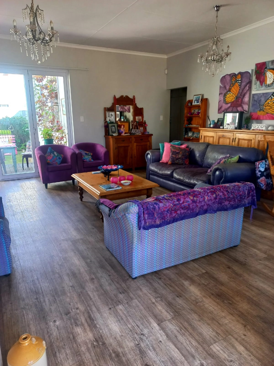 3 Bedroom Property for Sale in Rouxpark Western Cape